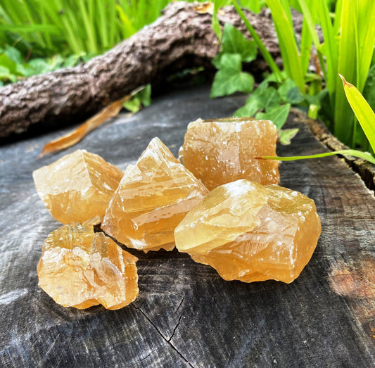 The Radiant Properties of Citrine Crystal: A Stone of Abundance and Joy